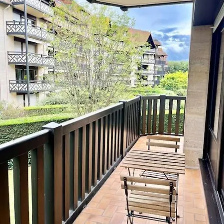 Paradisiaques A La Deauville