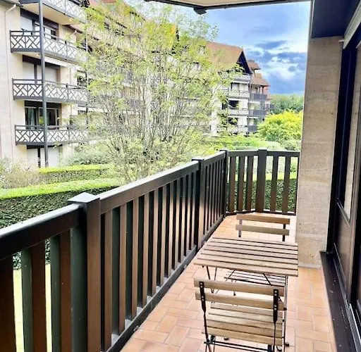 Paradisiaques A La Deauville